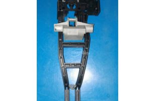3M51R224A37AE 3M51R224A37AD 1341021 1480070 Outer Handle Bracket Front Right for Ford Fo-cus 05-11