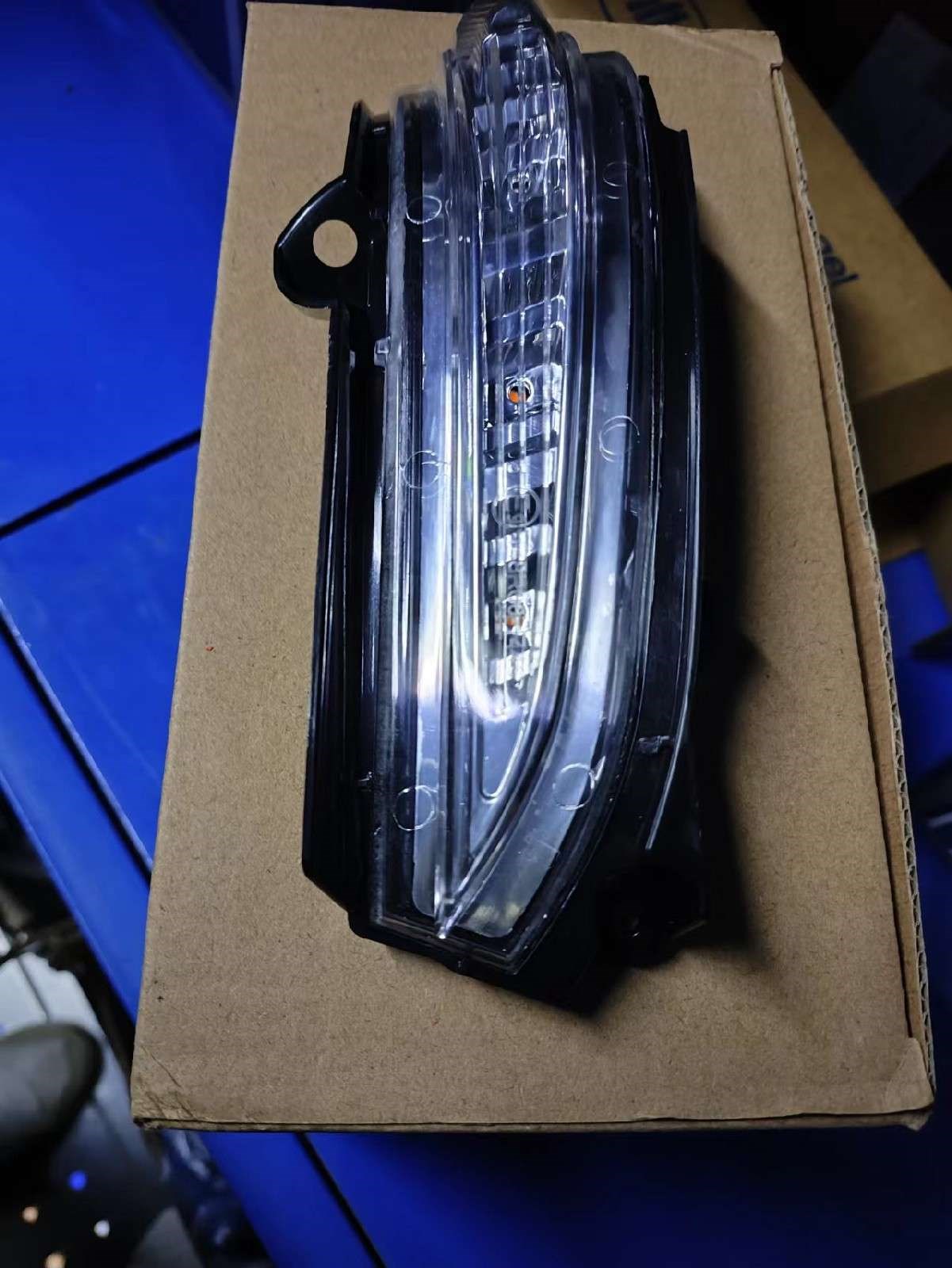 Factory Outlet High Quality Rearview Mirror Light R OEM DS7313B381BA for ford Mondeo 13